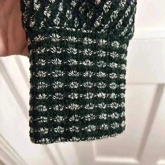 Designer Brand Dagg and Stacey  Cropped Mock Turtleneck Sweater Size Lg - Picture 4 of 8